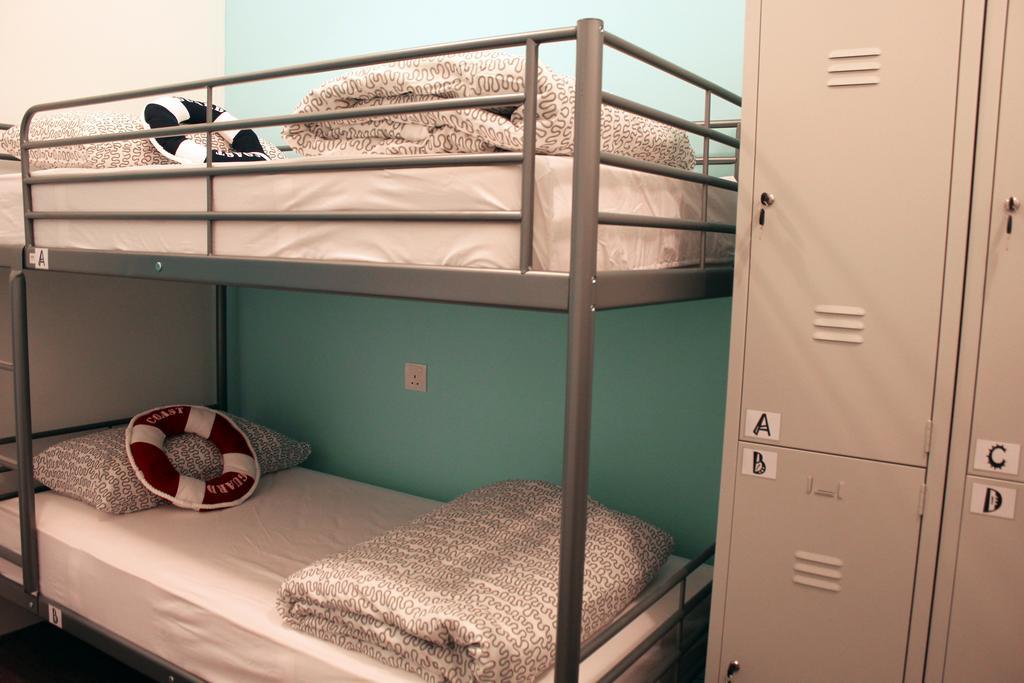 Roof Talk Theme Hostel Джохор-Бару Номер фото