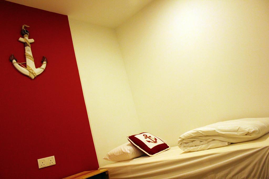 Roof Talk Theme Hostel Джохор-Бару Екстер'єр фото